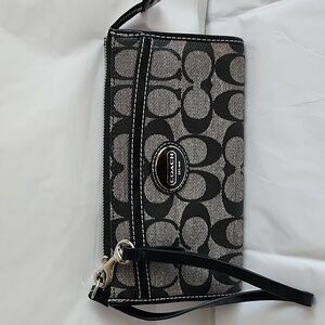 NWT COACH Signature Logo Canvas Zip Top Wallet Wristlet